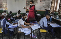 Ấn Độ đẩy mạnh chương trình tiêm chủng cho giáo viên 