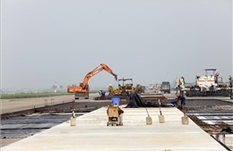 Cảnh cáo 2 nhà thầu thi công chậm dự án cải tạo, nâng cấp đường băng Nội Bài