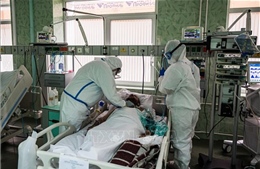 Chuyên gia cảnh báo làn sóng COVID-19 mới tại Nga