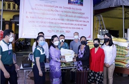 Cộng đồng người Việt chung tay hỗ trợ người dân Lào - Việt gặp khó khăn