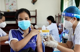 Tiêm vaccine cho học sinh để đảm bảo an toàn khi tổ chức dạy học trực tiếp