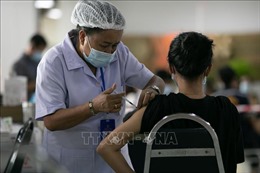 Lào: Kêu gọi người dân tiêm mũi tăng cường vaccine ngừa COVID-19