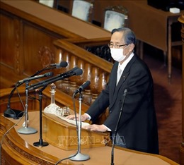 Chủ tịch Quốc hội Vương Đình Huệ chúc mừng Chủ tịch Hạ viện Nhật Bản