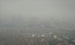 Hà Nội đặc quánh sương mù, ô nhiễm không khí chạm ngưỡng báo động