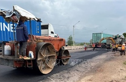 Bình Định: Khắc phục hư hỏng mặt đường và ngập úng các tuyến Quốc lộ