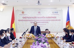 Chủ tịch Nguyễn Xuân Phúc: Việt Nam cần thúc đẩy làn sóng đầu tư mới vào Campuchia