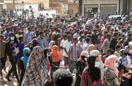 Biểu tình lớn ở Sudan yêu cầu chuyển sang chính quyền dân sự
