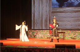 Các sân khấu tại TP Hồ Chí Minh tất bật chuẩn bị đón khán giả dịp Tết 