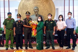 Đoàn Bộ tư lệnh Cảnh vệ quân đội Hoàng gia Campuchia thăm, chúc Tết tại Sóc Trăng