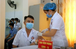 Vaccine COVID-19: Việt Nam đi sau - về trước