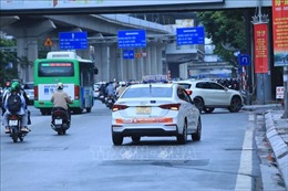 Hà Nội thúc taxi, xe khách giảm cước