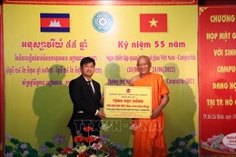 Trao tặng học bổng cho du học sinh Campuchia tại TP Hồ Chí Minh