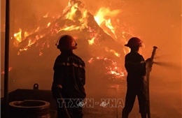 Nghệ An: Cháy lớn tại Khu công nghiệp Tháp Hồng Kỷ