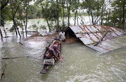 Lũ lụt nhấn chìm nhiều khu vực tại Bangladesh và Ấn Độ