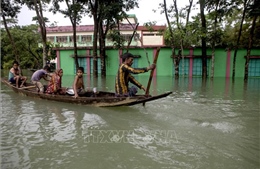 Lũ lụt tại Bangladesh: Hơn 5.000 trường học bị ngập và 3,5 triệu trẻ em không có nước sạch uống 