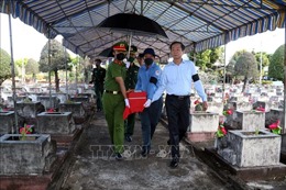 An táng hài cốt liệt sỹ quân tình nguyện và chuyên gia Việt Nam hy sinh tại Campuchia