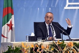 Algeria: Cựu thủ tướng Noureddine Bedoui bị bắt vì tội tham nhũng