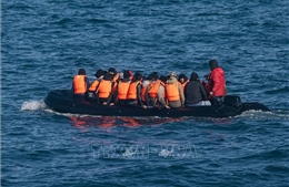 Số người di cư vượt Eo biển Manche vào Anh cao kỷ lục