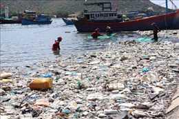 Giảm ô nhiễm rác thải nhựa đại dương: Cần một giải pháp đồng bộ