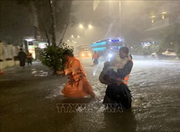 Bão số 5 gây mưa lớn, ngập sâu tại Đà Nẵng