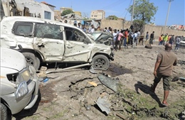 Somalia: Đánh bom xe và đấu súng tại một khách sạn