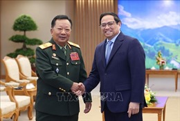 Thủ tướng Phạm Minh Chính tiếp Phó Thủ tướng, Bộ trưởng Quốc phòng Lào