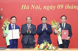 Trao quyết định bổ nhiệm hai tân Phó Thủ tướng Trần Lưu Quang và Trần Hồng Hà