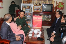 Bộ trưởng Phan Văn Giang thăm và tặng quà Tết tại Bình Định