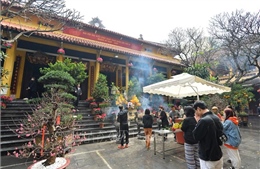 Người Hà Nội đi lễ chùa Rằm tháng Giêng