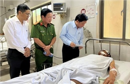 Thăm hỏi, hỗ trợ gia đình các nạn nhân vụ tai nạn nghiêm trọng ở Phú Yên