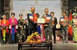 Tưng bừng kỷ niệm 50 năm thiết lập quan hệ ngoại giao Việt Nam - Pháp tại thủ đô Paris