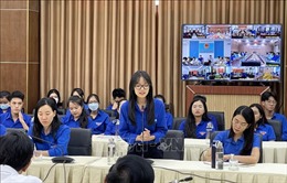 Chủ tịch UBND tỉnh Quảng Trị đối thoại với thanh niên
