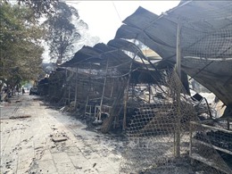 Hỏa hoạn thiêu rụi nhiều ki ốt tại khu chợ tạm ở Vĩnh Yên, Vĩnh Phúc