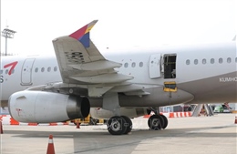 Tòa án Hàn Quốc phát lệnh bắt giữ hành khách mở cửa máy bay Asiana Airlines