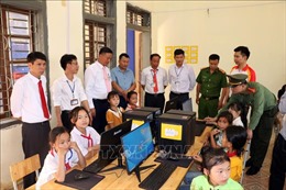 Hỗ trợ máy tính cho học sinh vùng khó khăn ở Sơn La