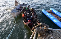 Chìm thuyền ngoài khơi Tunisia, ít nhất 10 người mất tích