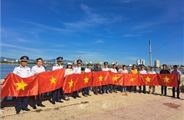 Ấm áp chương trình &#39;Cảnh sát biển đồng hành với ngư dân&#39; tại Quảng Bình