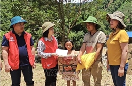 Hội Chữ thập đỏ Việt Nam hỗ trợ người dân bị thiệt hại do mưa lũ tại Yên Bái