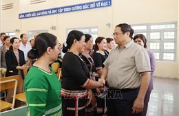 Thủ tướng thăm Trường Phổ thông Dân tộc nội trú huyện Tu Mơ Rông, Kon Tum
