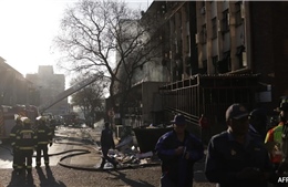 Hỏa hoạn tại Nam Phi: Lực lượng cứu hộ khẩn trương tìm người sống sót 