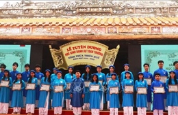 Thừa Thiên – Huế: Tuyên dương 386 học sinh danh dự toàn trường