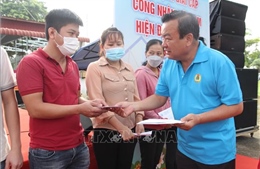 Tây Ninh: Trao mái ấm công đoàn và quà cho người lao động có hoàn cảnh khó khăn