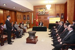 Chủ tịch Quốc hội Vương Đình Huệ gặp các Đại sứ Việt Nam tại một số nước châu Âu