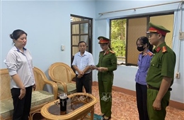 Bắt tạm giam kế toán Chi nhánh Văn phòng Đăng ký đất đai Lộc Ninh, Bình Phước