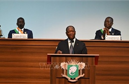 Tổng thống Côte d&#39;Ivoire bãi nhiệm thủ tướng, giải tán chính phủ