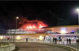 Sân bay Luton ở London kéo dài thời gian đình chỉ các chuyến bay sau vụ hỏa hoạn