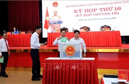 Lấy phiếu tín nhiệm 30 người giữ chức vụ do Hội đồng nhân dân tỉnh Nghệ An bầu