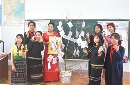Ngày Nhà giáo Việt Nam 20/11: Cô giáo vùng xa tận tụy với học sinh