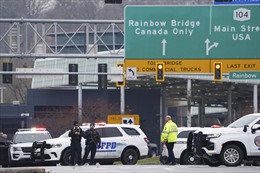 Nhiều cửa khẩu biên giới Canada - Mỹ đóng cửa sau vụ nổ xe nghi là khủng bố