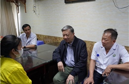 Bộ trưởng Bộ Công an thăm hỏi cán bộ Công an Hà Nội bị thương khi làm nhiệm vụ